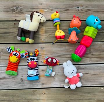Leuke baby speelgoedjes en knuffeltjes beschikbaar voor biedingen