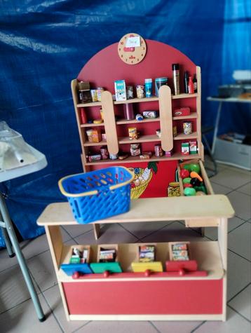 Houten winkeltje met toebehoren,zoals Nieuw! beschikbaar voor biedingen