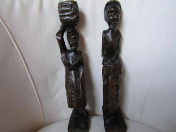 Verrassende sculpturen van een koppel, de Mangbettu-stam