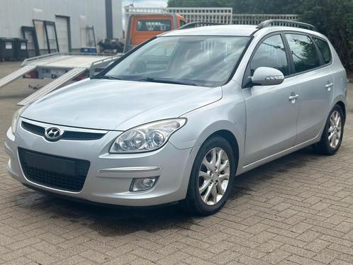 Hyundai I30 1.6 Diesel, Auto's, Hyundai, Bedrijf, Te koop, i30, Diesel, Euro 4, Break, 4 deurs, Handgeschakeld, Zilver of Grijs