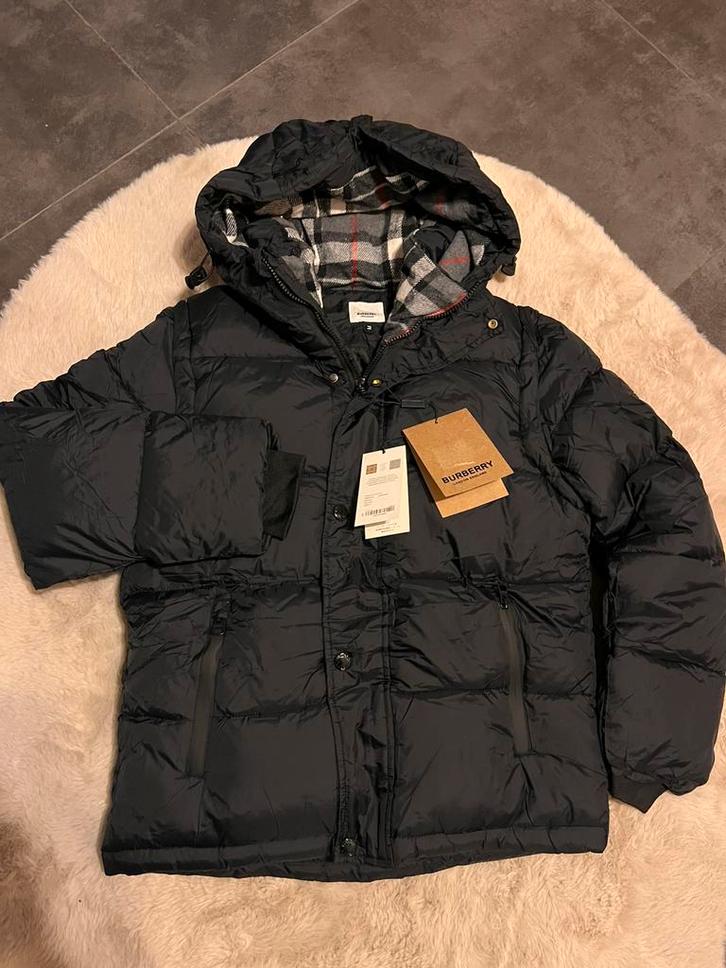 Burberry Black Puffer Jacket & Excellent Condition, Kleding | Heren, Jassen | Winter, Nieuw, Maat 48/50 (M), Zwart, Ophalen of Verzenden