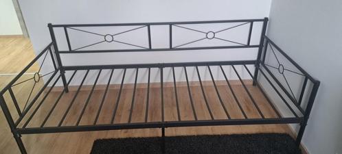 bedframe, Huis en Inrichting, Slaapkamer | Bedden, Zo goed als nieuw, Eenpersoons, 90 cm, 200 cm, Metaal, Zwart, Ophalen