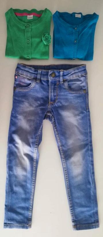 Jeans met twee cardigans maat 110-116  beschikbaar voor biedingen