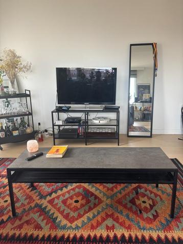 Salontafel (120x40x40) beschikbaar voor biedingen