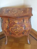 Italiaans gebombeerde commode Louis XV stijl., Antiek en Kunst, Ophalen