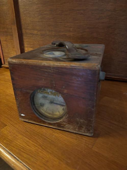 Oude houten duivenklok /constateur 1, Antiek en Kunst, Antiek | Klokken, Ophalen