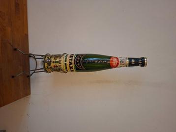 Grote xxl griekse metaxa fles op voet, met kraantje beschikbaar voor biedingen