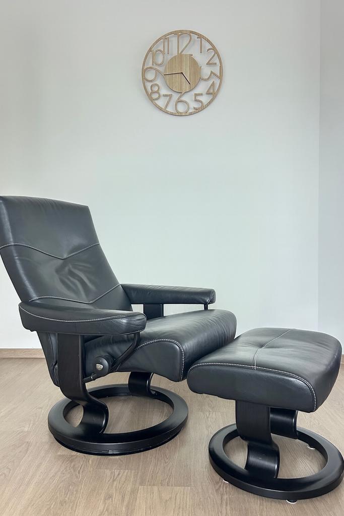 Stressless Design Fauteuil incl. Voetenbank, Huis en Inrichting, Fauteuils, Zo goed als nieuw, Hout, Leer, Metaal, 75 tot 100 cm