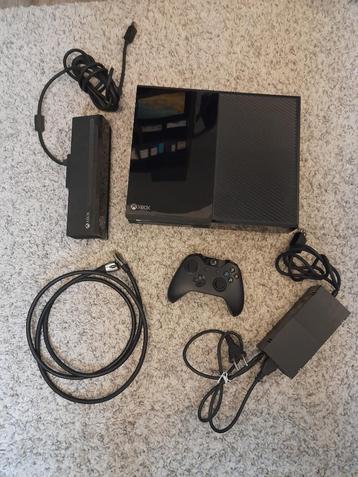 Xbox One console 500GB + 1 controller + Kinect sensor