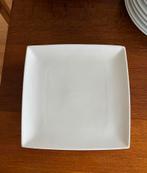 8 ronden borden en 8 vierhoeken borden, Huis en Inrichting, Keuken | Servies, Gebruikt, Ophalen of Verzenden