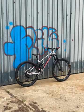 Mondraker superfoxy rr  beschikbaar voor biedingen