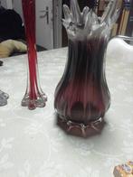 Vaas en kandelaars rood glas, Antiek en Kunst, Ophalen