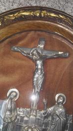 Antieke calvarie Christus aan het kruis achter bol glas, Ophalen