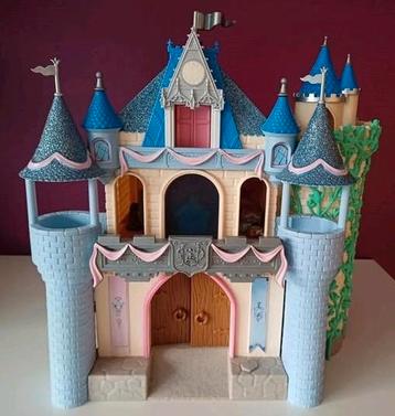 Disney animator's collection deluxe castle Cinderella beschikbaar voor biedingen