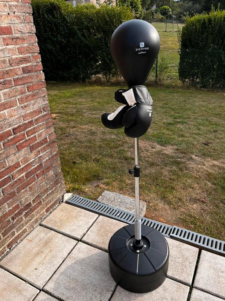 Punching ball et gants inclus, Sport en Fitness, Boksen, Zo goed als nieuw, Boksbal, Ophalen