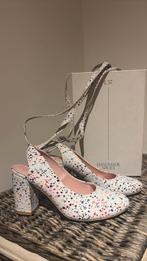 L37 Crazy Princess pumps beenwrap 40 wit met spatjes, Vêtements | Femmes, Chaussures, Enlèvement ou Envoi, Escarpins, Comme neuf