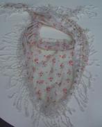 SJAAL GEBROKEN WIT MET KLASSIEKE BLOEMEN DRIEHOEK 140X40 CM, Kleding | Dames, Mutsen, Sjaals en Handschoenen, Ophalen of Verzenden