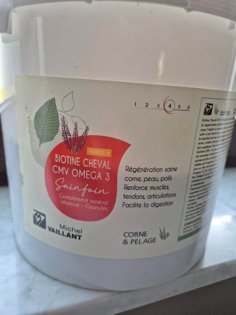 Pot biotine cheval Michel Vaillant, Animaux & Accessoires, Enlèvement ou Envoi