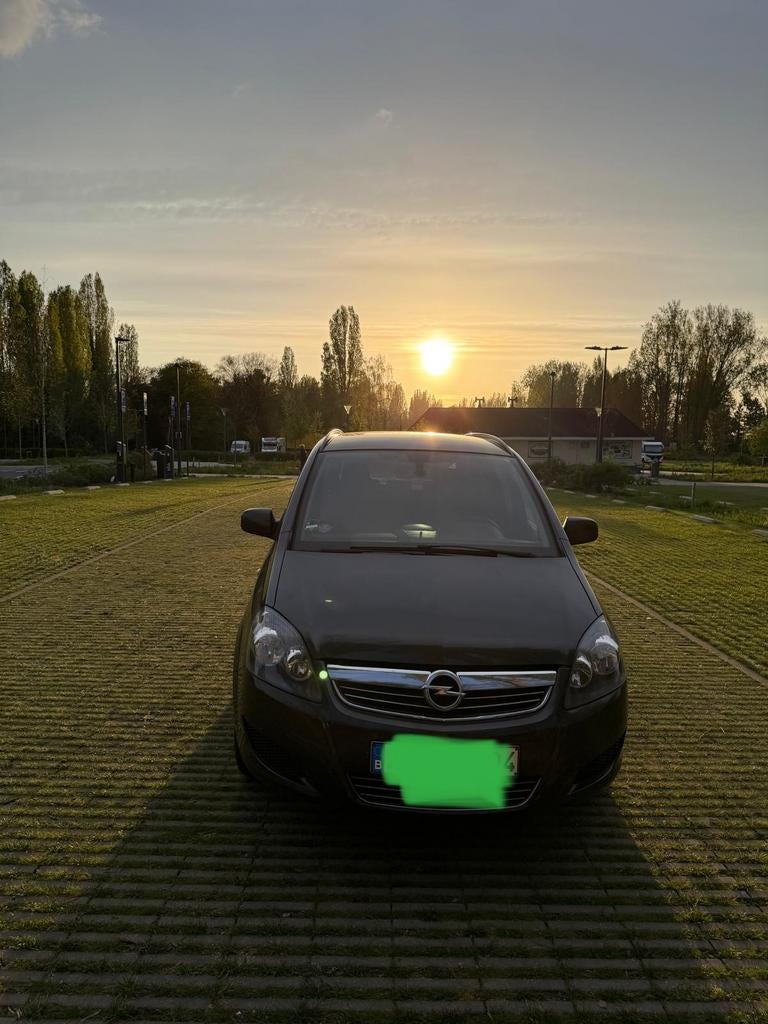 Opel Zafira 1.6 essence, Achat, 7 places, Boîte manuelle, Noir