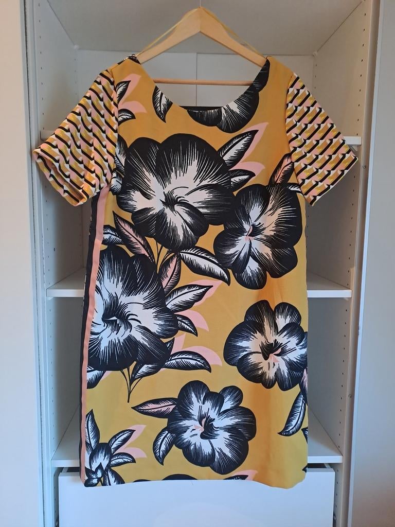 Mt 44 Gele jurk met zwarte bloemen en korte mouwen, Kleding | Dames, Jurken, Geel, Maat 42/44 (L), Youh!, Ophalen of Verzenden