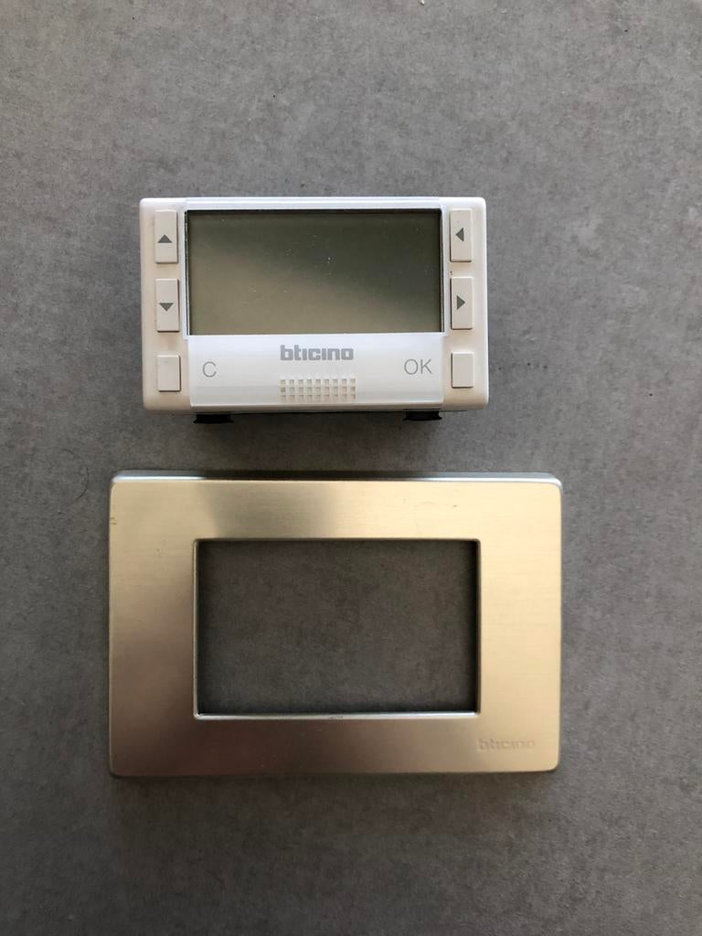 Bticino Matix AM5721 thermostaat, Doe-het-zelf en Bouw, Ophalen of Verzenden, Zo goed als nieuw