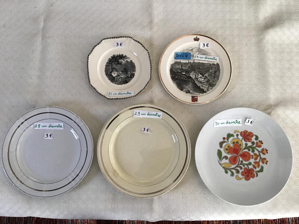 8 beaux plats pour seulement 3 euros par bol, Maison & Meubles, Enlèvement ou Envoi, Comme neuf