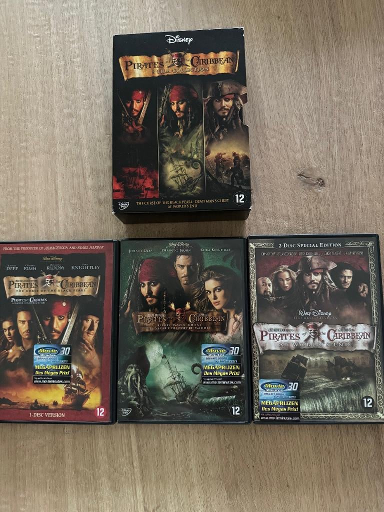 DVD Pirates des Caraïbes (4 pièces), À partir de 9 ans, Enlèvement, Comme neuf