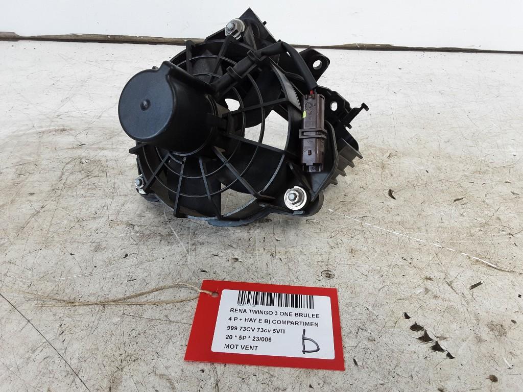 VENTILATEUR RADIATEUR MOTEUR Twingo III (AH) (214811690R), Renault, Mevr. I. Hauben, Utilisé, Rue de l'Espoir 34 34
4030  GRIVEGNÉE, BE