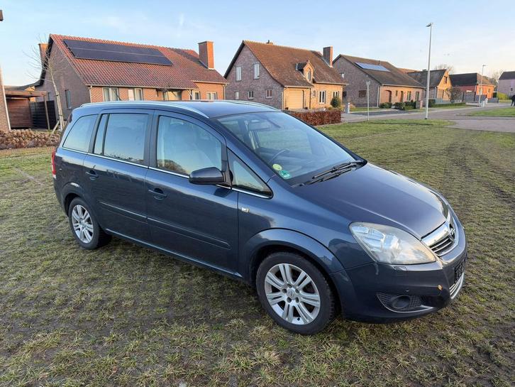 Opel Zafira 2.2 benzine 2009 135.000km automaat 7zits airco, Auto's, Opel, Particulier, Zafira, Airbags, Alarm, Bluetooth, Boordcomputer