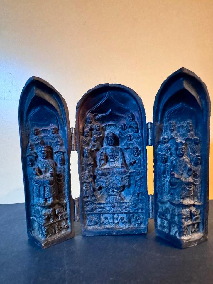 Bouddhistisch reisaltaar, Antiek en Kunst, Curiosa en Brocante, Ophalen of Verzenden