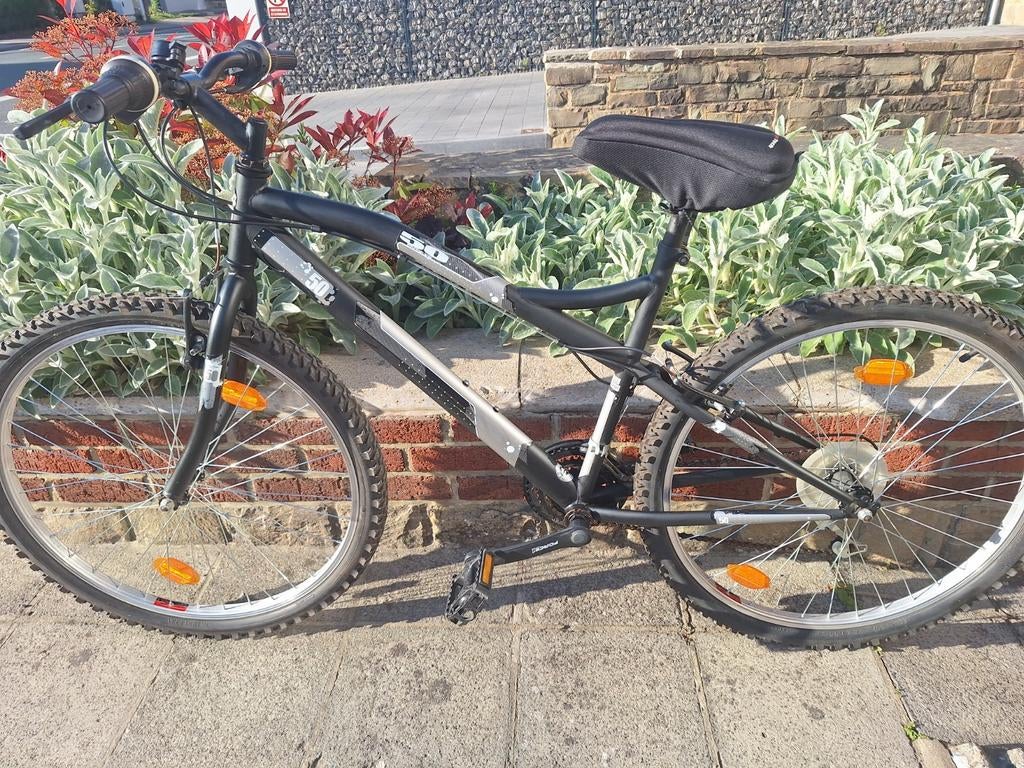 VTT  roues 26 pouces quasi neuf 21 vitesses roulé 15 jours, Enlèvement