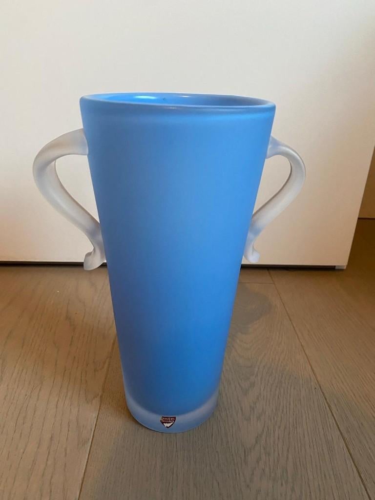 Orrefors blauwe vaas 24x17,5 CM - Anne Nilsson, Huis en Inrichting, Woonaccessoires | Vazen, Blauw, Nieuw, Ophalen of Verzenden