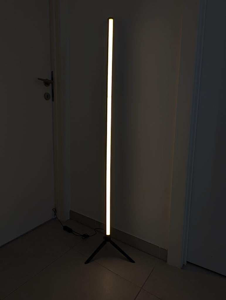 Slimme RGB LED Vloerlamp – Met Afstandsbediening, Ophalen, Nieuw