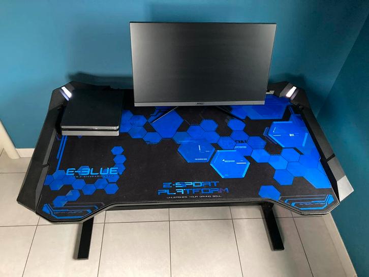 E-BLUE Retro gamingbureau, Games en Spelcomputers, Spelcomputers | Overige Accessoires, Gebruikt, Ophalen