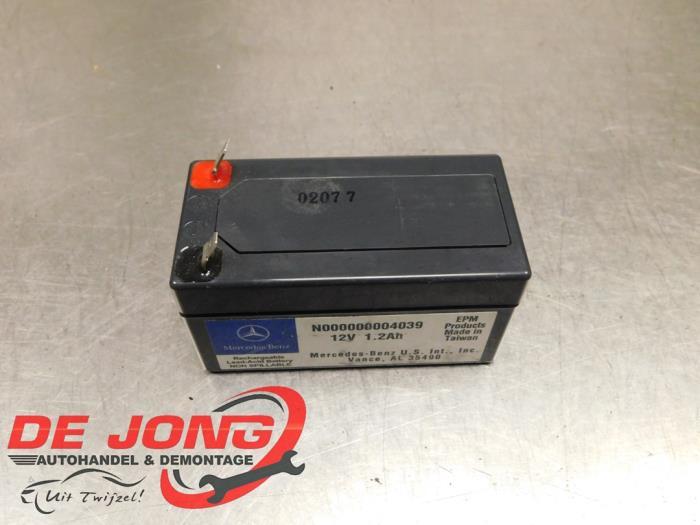 Batterie de réserve d'un Mercedes ML-Klasse, Autos : Pièces & Accessoires, Batteries & Accessoires, 3 mois de garantie, Utilisé