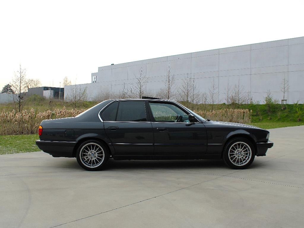 Bmw 735i E32 Oldtimer * Open dak * leder * Cruise Control, Autos, BMW, Cuir, Achat, Entreprise, Noir