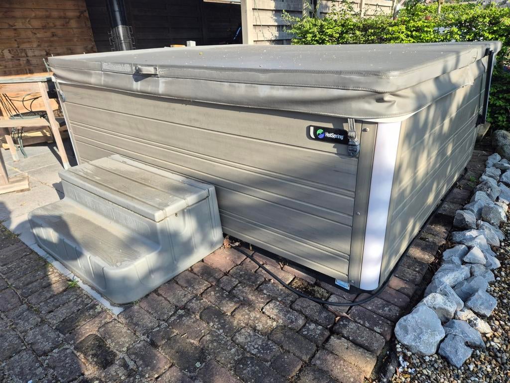 Jacuzzi, source thermale Prism, Enlèvement