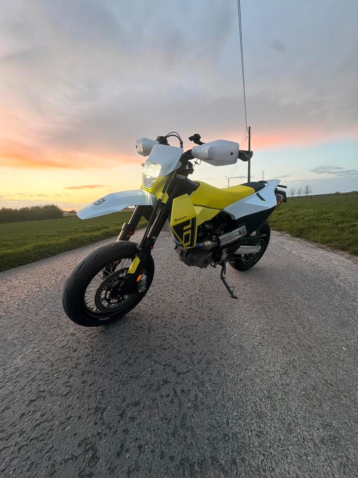 Husqvarna 701 2026, Vélos & Vélomoteurs, Cyclomoteurs | Marques Autre, Neuf, Enlèvement