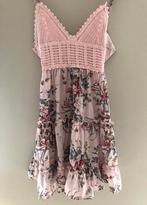 Roze jurk met bloemenprint van Shein, Ophalen, Zo goed als nieuw