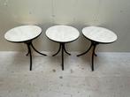 Charmant rond bijzettafeltje (2 stuks beschikbaar)., Huis en Inrichting, Overige materialen, Minder dan 55 cm, Rond, Zo goed als nieuw