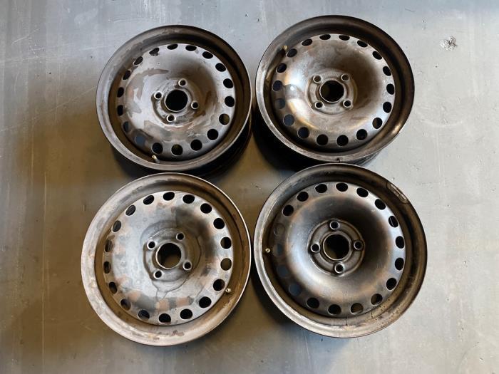 Velgen set van een Volkswagen UP, Auto-onderdelen, Banden en Velgen, Personenwagen, Gebruikt, 3 maanden garantie, Ophalen of Verzenden