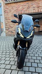 HONDA ADV 350 COMME NEUF 953 km., Particulier