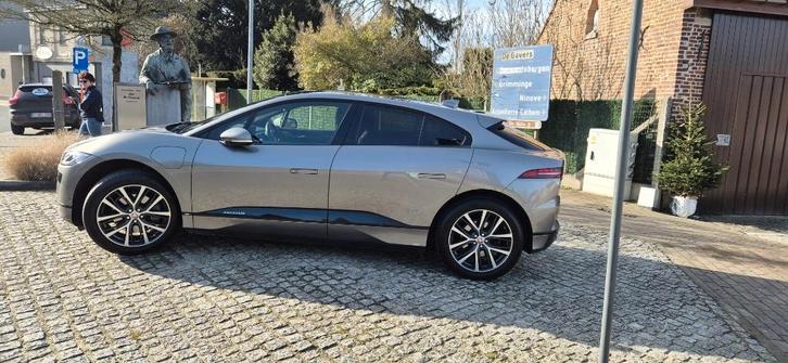 Jaguar I-PACE VUS électrique EV400 AWD 2019 état neuf, Autos, Jaguar, Particulier, I-PACE, Caméra 360°, 4x4, ABS, Caméra de recul