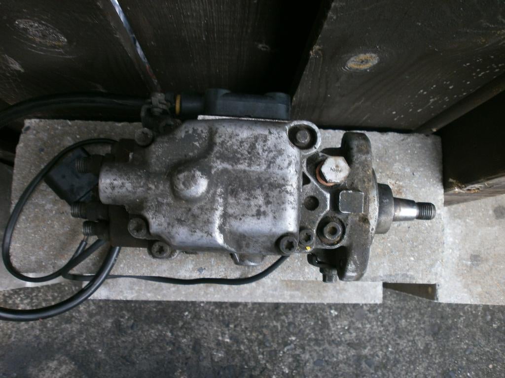 Pièces spécifique VW T4 Pompe  jantes pneus divers., Enlèvement ou Envoi, Utilisé, Volkswagen