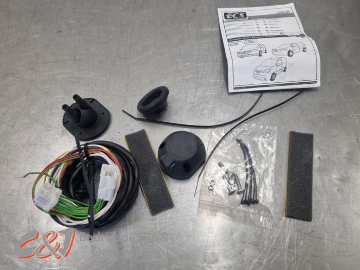 Kit câble crochet de traction d'un Mercedes Citan, Autos : Pièces & Accessoires, Autres pièces automobiles, Mercedes-Benz, Utilisé