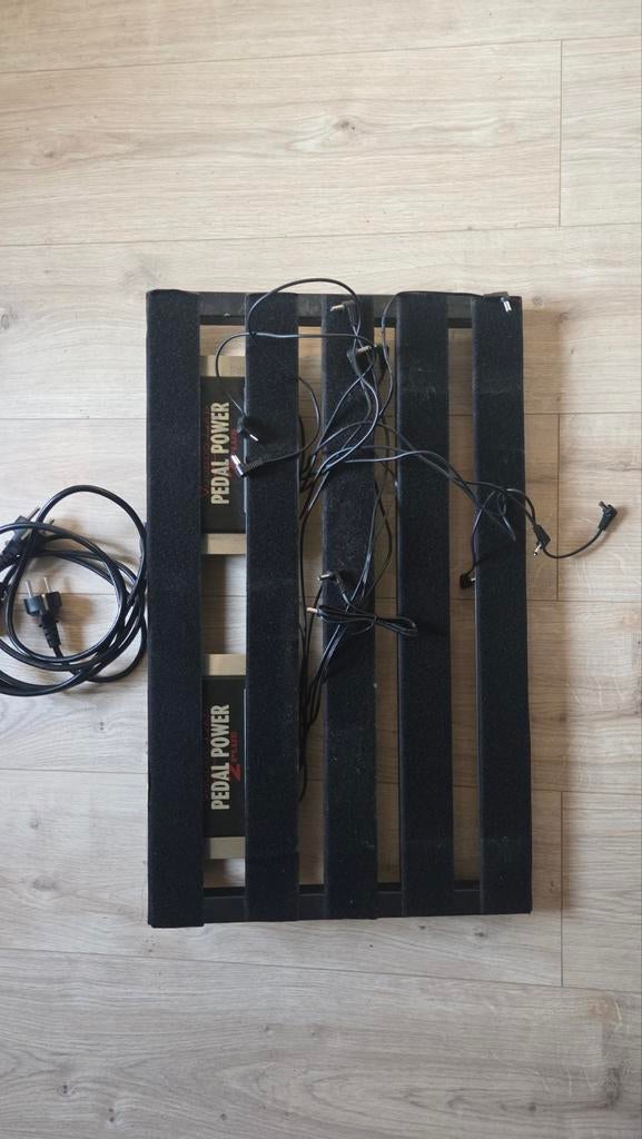 Pedaltrain + Power bricks, Ophalen