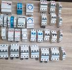 Lot de pièces électriques., Bricolage & Construction, Envoi