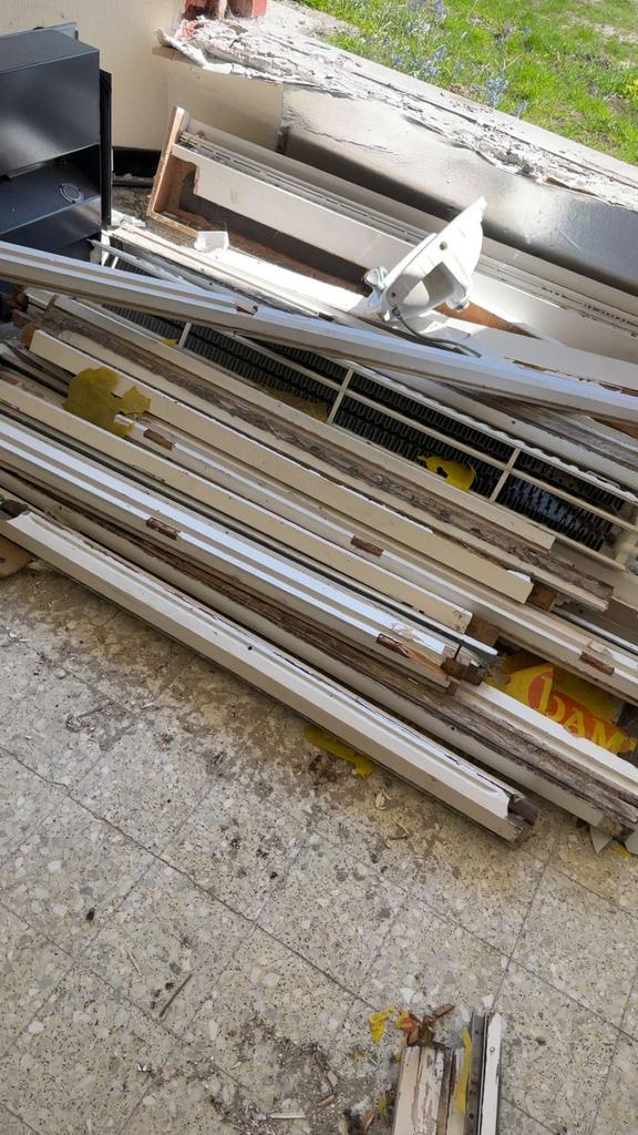 Gratis brandhout, Ophalen, Zo goed als nieuw