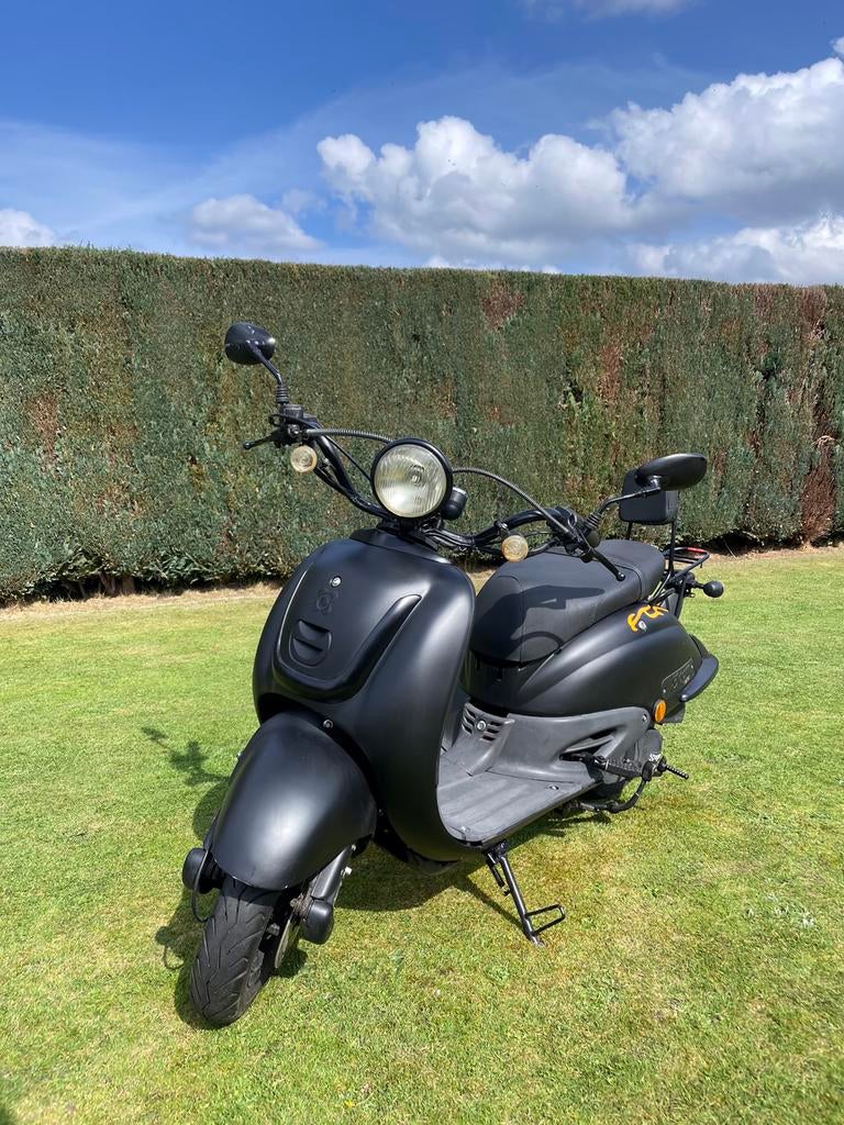 AGM Retro scooter project/onderdelen. met sleutel, Fietsen en Brommers, Ophalen of Verzenden