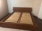 Groot 2 persoons bed met elektrich bedienbare lattenbodem, Ophalen, Zo goed als nieuw, 180 cm